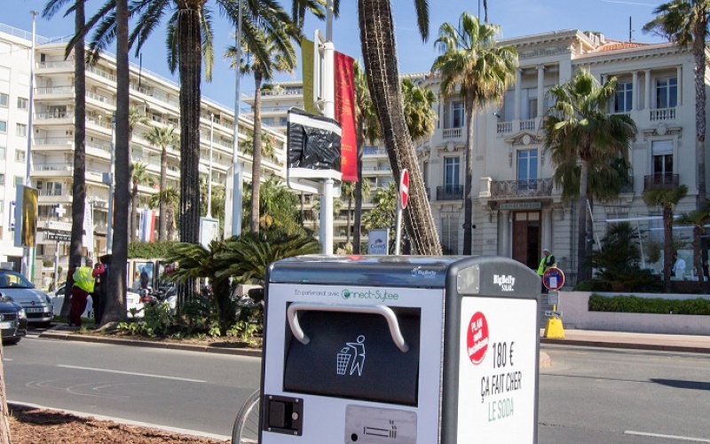 Cannes – les poubelles compactantes